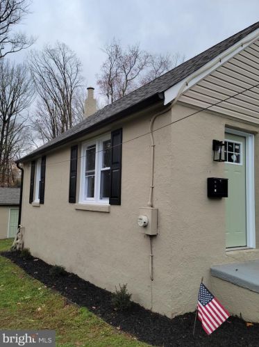300 Odessa Ave, Wilmington, DE 19809-1439