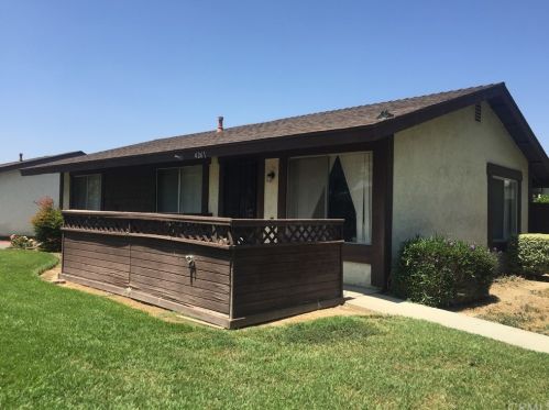4261 Kingsbury Pl, Riverside, CA 92503-3256