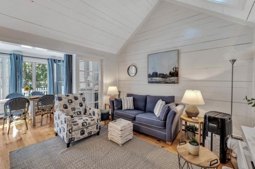 36 Brant Rock Rd, Mashpee MA 02649-4761 exterior