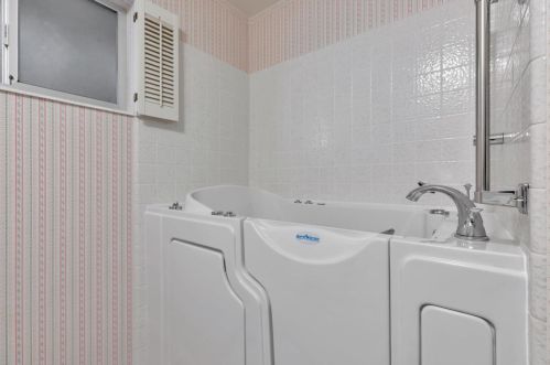 231 Donald Dr, Hollister CA  95023-6361 exterior