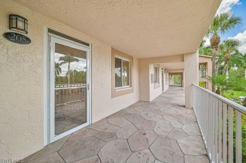 7300 Glenmoor Ln, Naples, FL 34104-6748