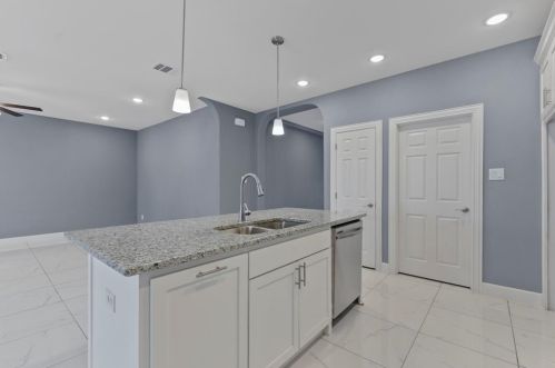 5512 Diaz Ave, Fort Worth, TX 76107-5908