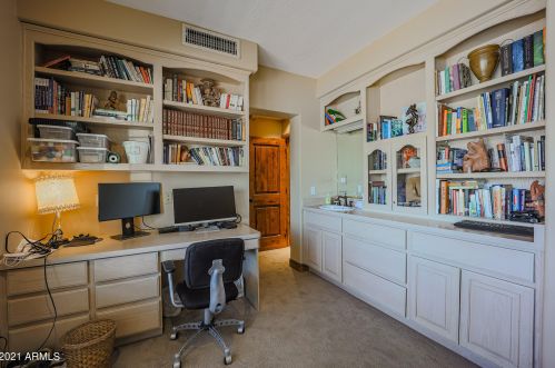 6220 Cholla Dr, Scottsdale AZ 85253-3170 exterior