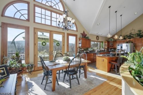 1 Mohawk Xing, Wantage NJ  07461-4539 exterior