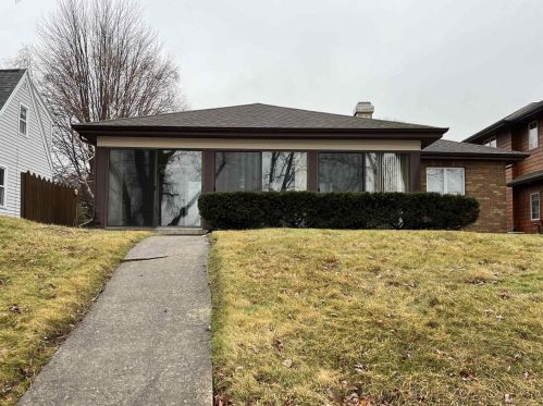 1462 Lakeshore Dr, Menasha WI  54952-1326 exterior