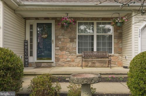 126 Garden View Dr, Downingtown, PA 19372-1169