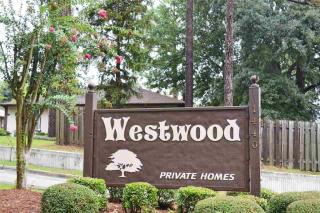 412 Westwood Dr, Tallahassee, FL 32304-1424