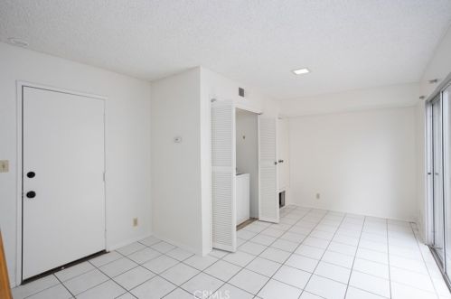 421 Windsor Rd, Glendale, CA 91205-2305