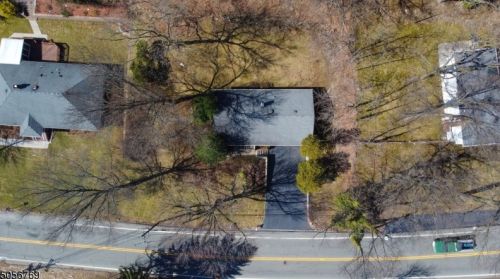 668 Long Hill Rd, Little Falls NJ  07424-2047 exterior