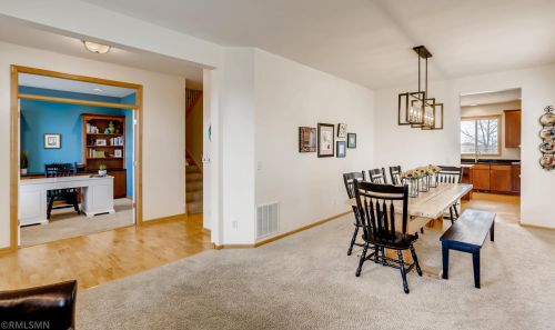 1136 Kerber Pass, Chaska MN 55318-5402 exterior