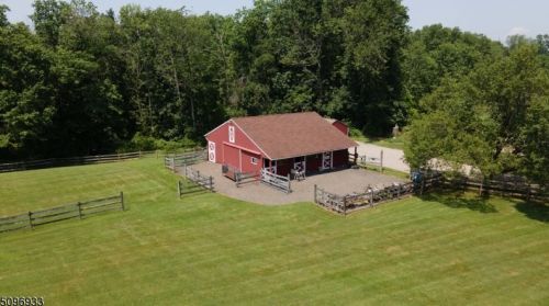 605 Larger Cross Rd, Bedminster NJ  07921-2728 exterior