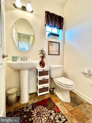 148 Killian Ln, Charles Town WV  25414-4939 exterior