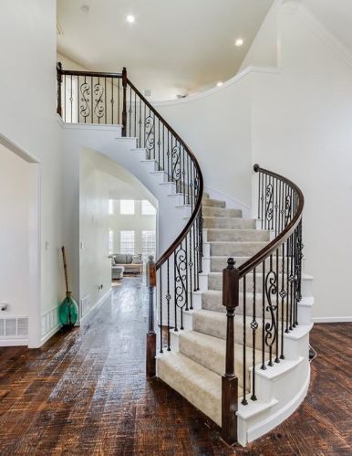 402 Old York Rd, Irving TX 75063-4248 exterior