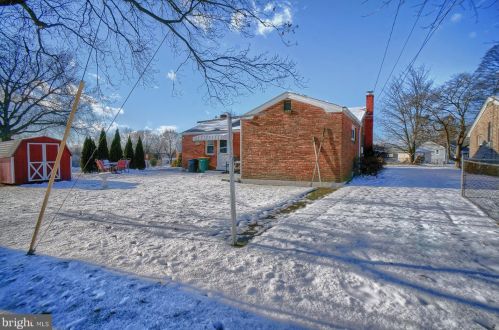 5001 Berkley St, Harrisburg PA 17109-4508 exterior