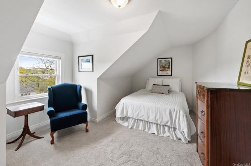 322 Sixth Ave, New Rochelle NY  10803-1605 exterior