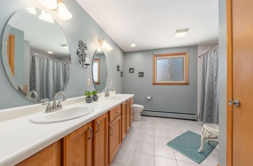 4144 Menomonee Riv Pkwy, Milwaukee WI 53222-1135 exterior