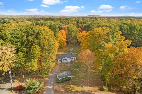 21 Gerry Dr, Danville, NH 03819-3207