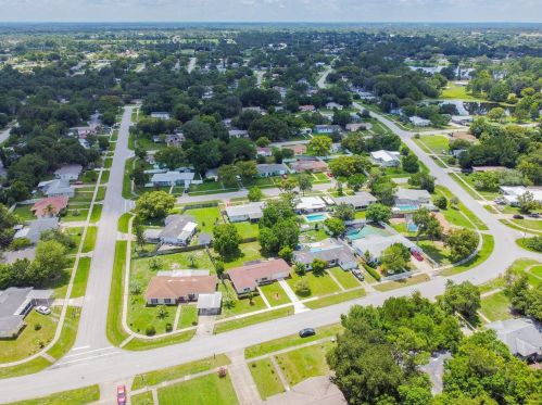 1160 Page Dr, Deltona FL  32725-6056 exterior