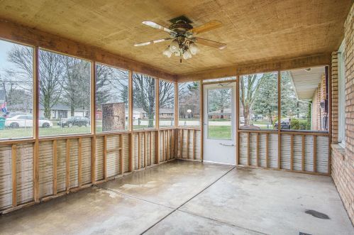 51823 Cheryl Dr, Granger IN exterior