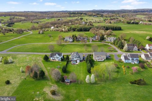 42306 Big Spg Ct, Leesburg VA 20176-6289 exterior