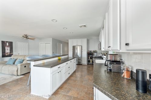 32 Royal Dr, Bricktown NJ  08723-6731 exterior