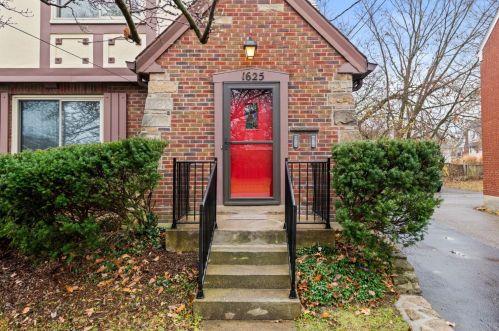 1625 Dixon Cir, Cincinnati, OH 45224-2053
