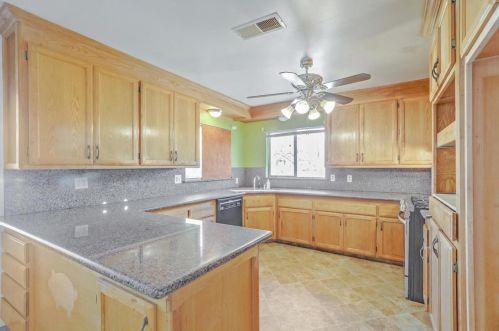 1670 Hillcrest Rd, Hollister CA  95023-5205 exterior