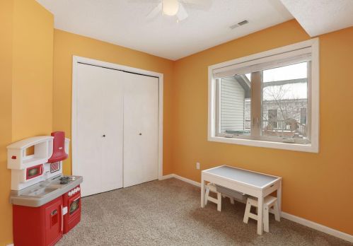 380 Pondview Ln, Chaska MN  55318-2873 exterior