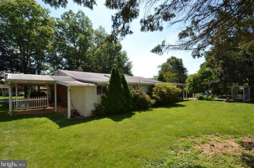 200 Runson Rd, Camp Hill PA  17011-2637 exterior