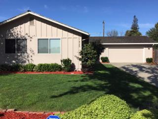 1425 Franchere Pl, Sunnyvale, CA 94087-4049