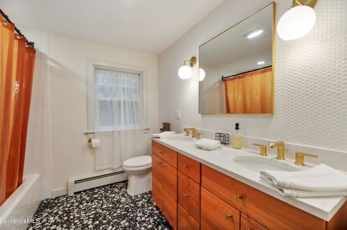 49 Laurel Way, Norfolk CT  06058-1178 exterior