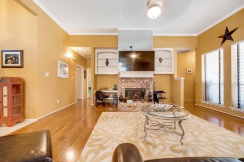 1422 Baker Dr, Cedar Hill TX 75104-1342 exterior