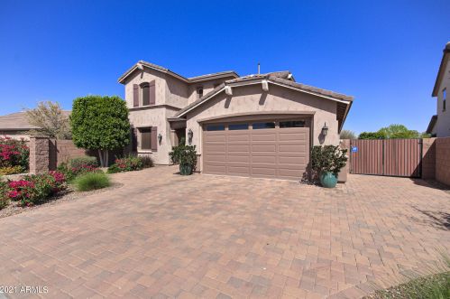 6151 Fresno St, Chandler, AZ 85249-5590
