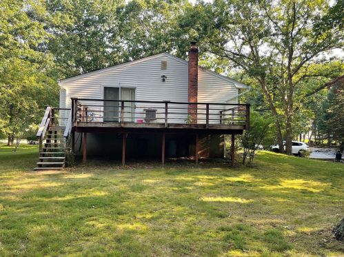 24 Town Ave, Miller Place, NY 11764-3416