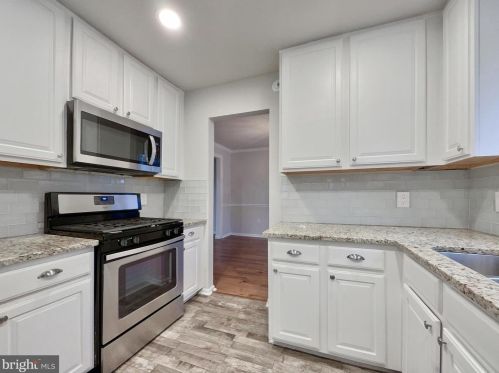 5765 Rhode Island Dr, Woodbridge VA  22193-3830 exterior