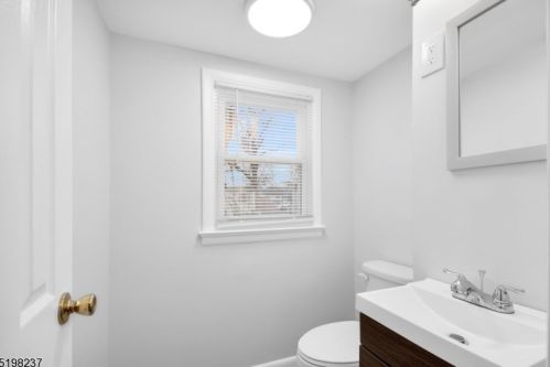 229 Aurore St, Roselle NJ  07203-1713 exterior