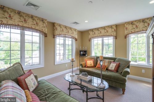 5 Gregory Ln, Newtown Square PA  19073-1518 exterior