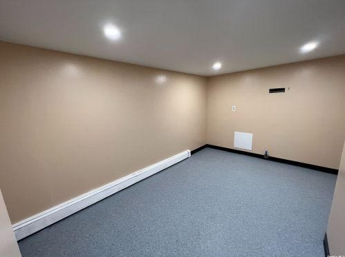 288 Randall Ave, Floral Park NY  11003-3104 exterior