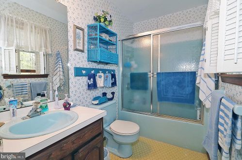 1555 Dee Rd, Lacey NJ  08731-3411 exterior