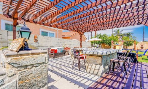 5132 Gardenia Ave, Long Beach CA  90807-1116 exterior