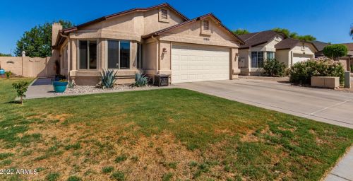 17117 Larkspur Ln, Sun City, AZ 85374-3433