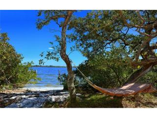 8535 Midnight Pass Rd, Sarasota, FL 34242-3820