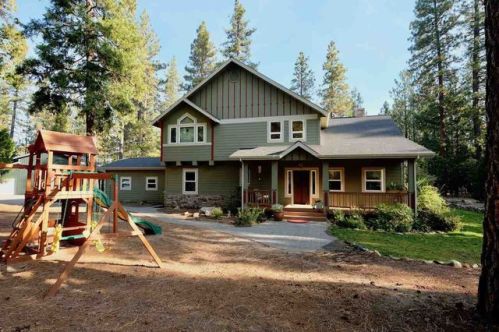 10716 Old Stage Rd, Weed, CA 96094-9775