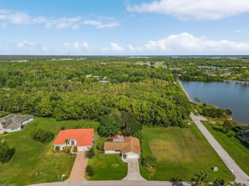 18061 Royal Hammock Blvd, Naples FL  34114-8944 exterior