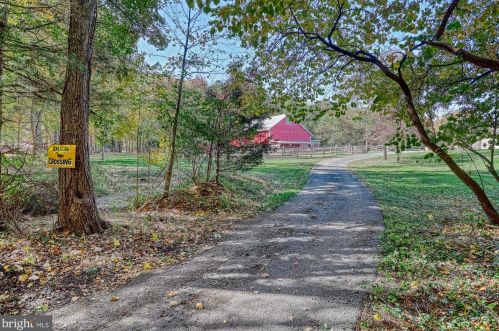 7455 Hillside Dr, Spring Grove PA  17362-8555 exterior