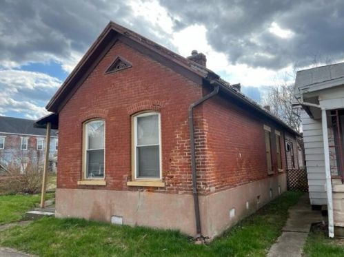 18 Mcarthur St, Chillicothe, OH 45601-2701