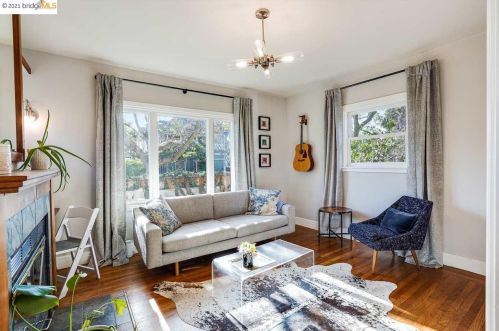 5912 Fremont St, Oakland CA 94608-2217 exterior