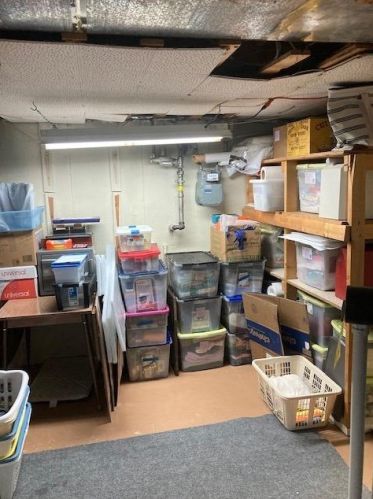 37 Damon Rd, Cincinnati OH 45218-1040 exterior