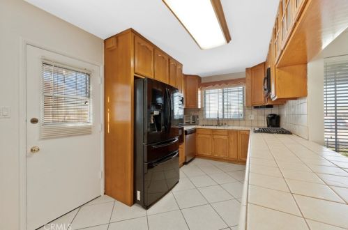 10624 Sunnybrook Ln, Whittier CA  90604-1755 exterior