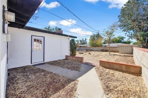 44035 Cedar Ave, Lancaster CA  93534-4422 exterior